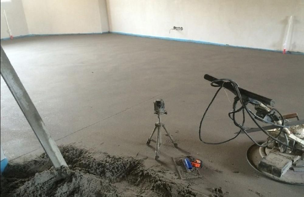 полусухая стяжка бетононасосом